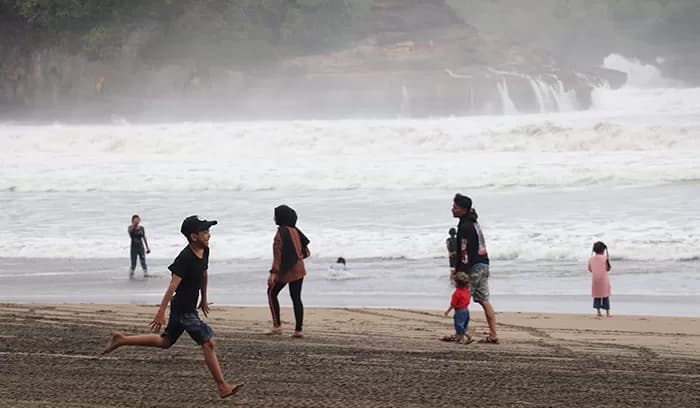 Analisis Fenomena Oseanografi: Strategi Mitigasi Risiko Cuaca Ekstrem bagi Komunitas Pesisir