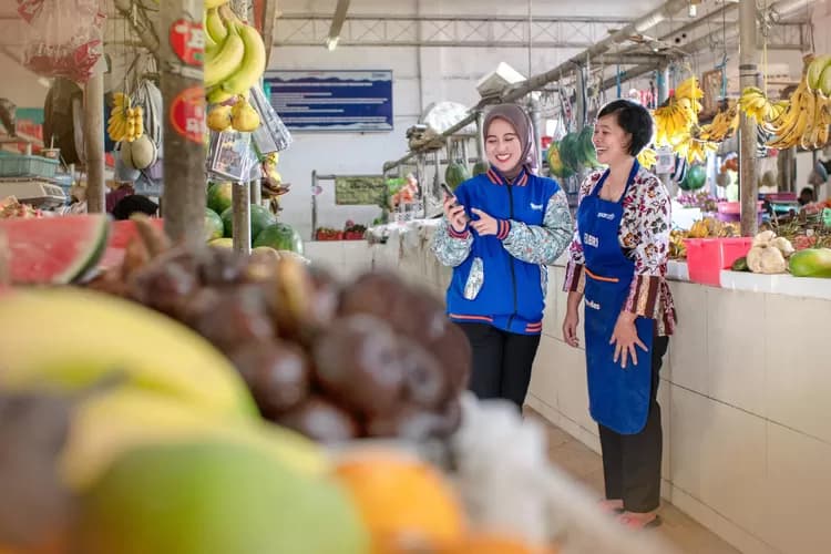 Analisis Fenomenologis Gelombang Konsumsi Akhir Tahun: Perspektif Ekonomi Mikro Pelaku Usaha