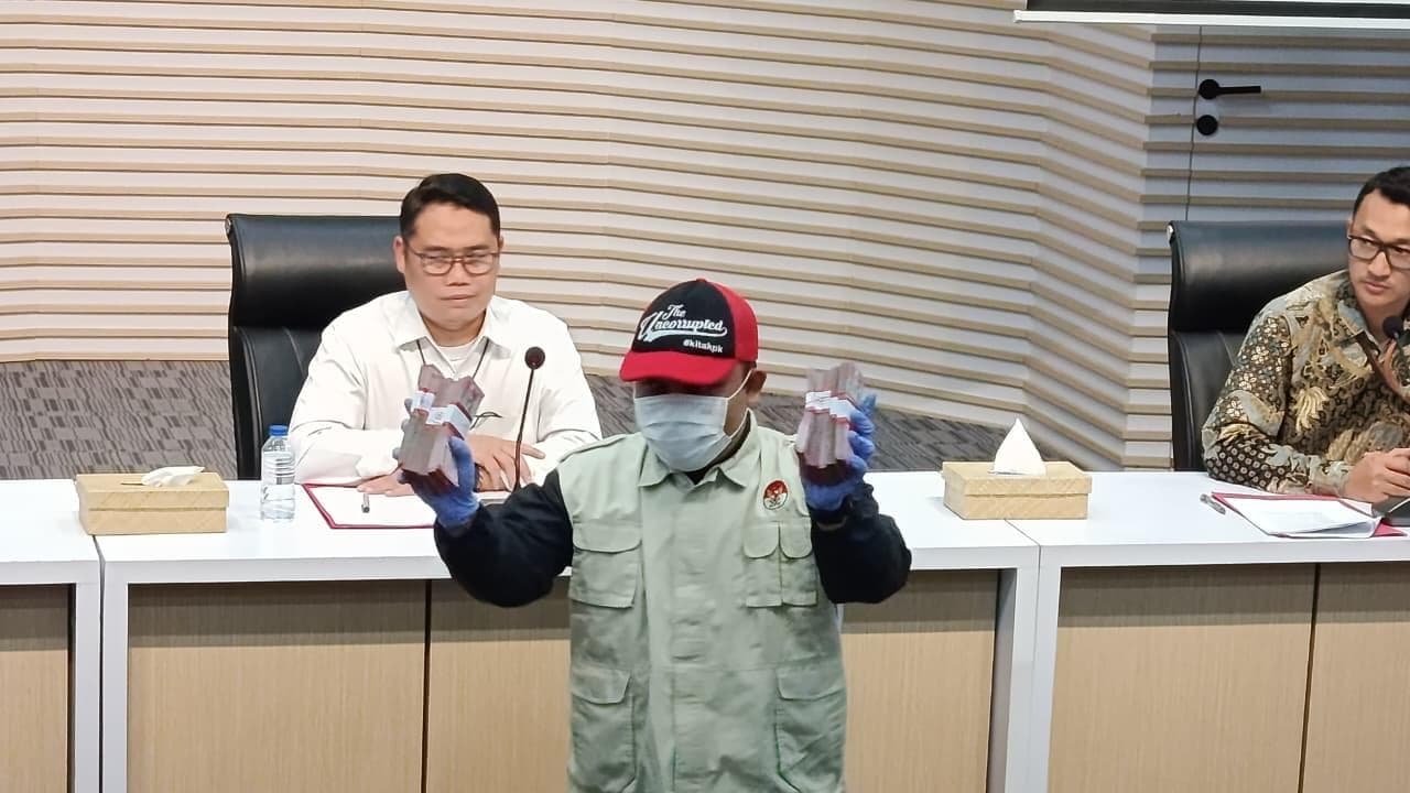 Analisis Kasus Gratifikasi PN Depok: Mengurai Benang Kusut Korupsi di Lembaga Peradilan