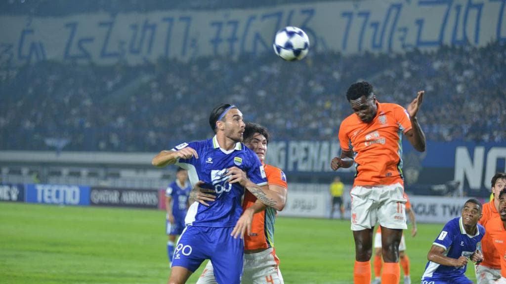 Analisis Taktis dan Psikologis Kekalahan Persib di ACL 2: Ketika Momentum Terhenti oleh Keputusan Kontroversial