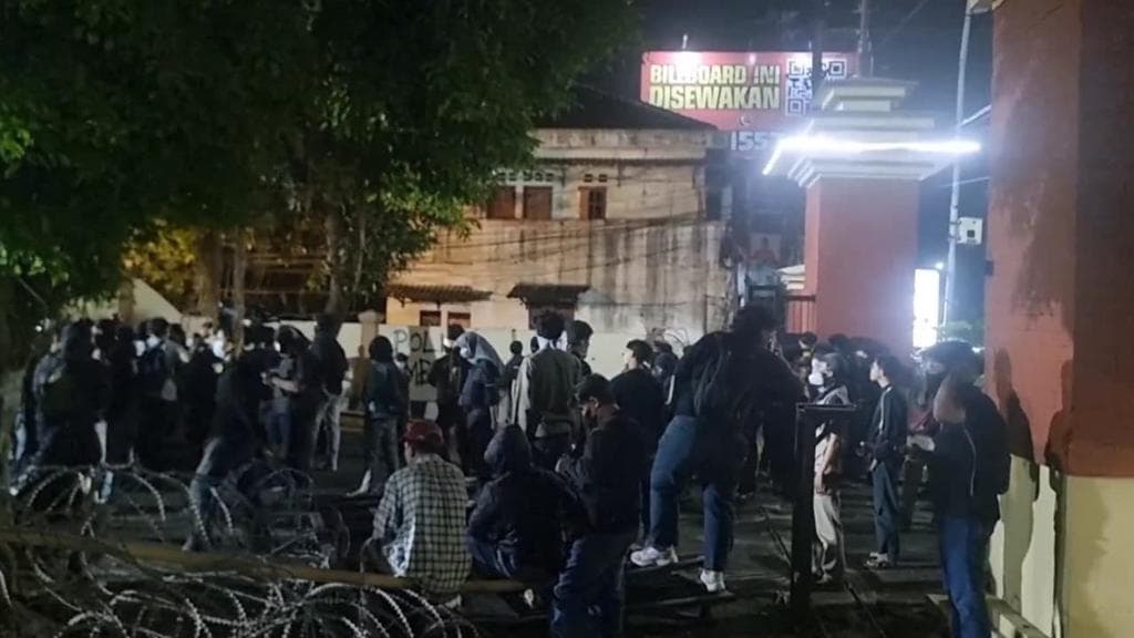 Intervensi Warga: Analisis Dinamika Sosial dalam Meredam Kericuhan di Kawasan Mapolda DIY