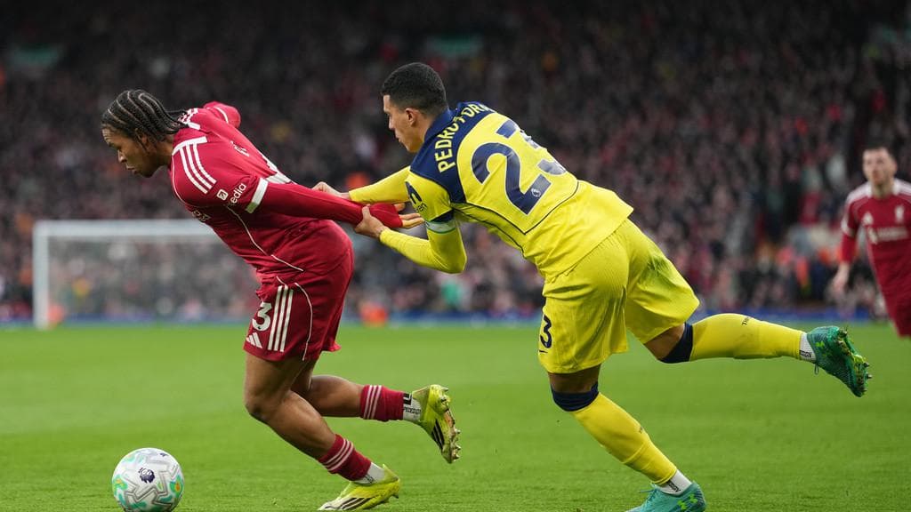 Analisis Psikologis Tim: Mengapa Liverpool Terus Gagal Menjaga Keunggulan di Fase Akhir Pertandingan?