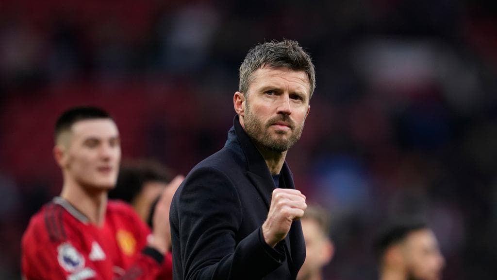 Analisis Strategis: Mengapa Manchester United Menunda Keputusan Kontrak Permanen untuk Michael Carrick