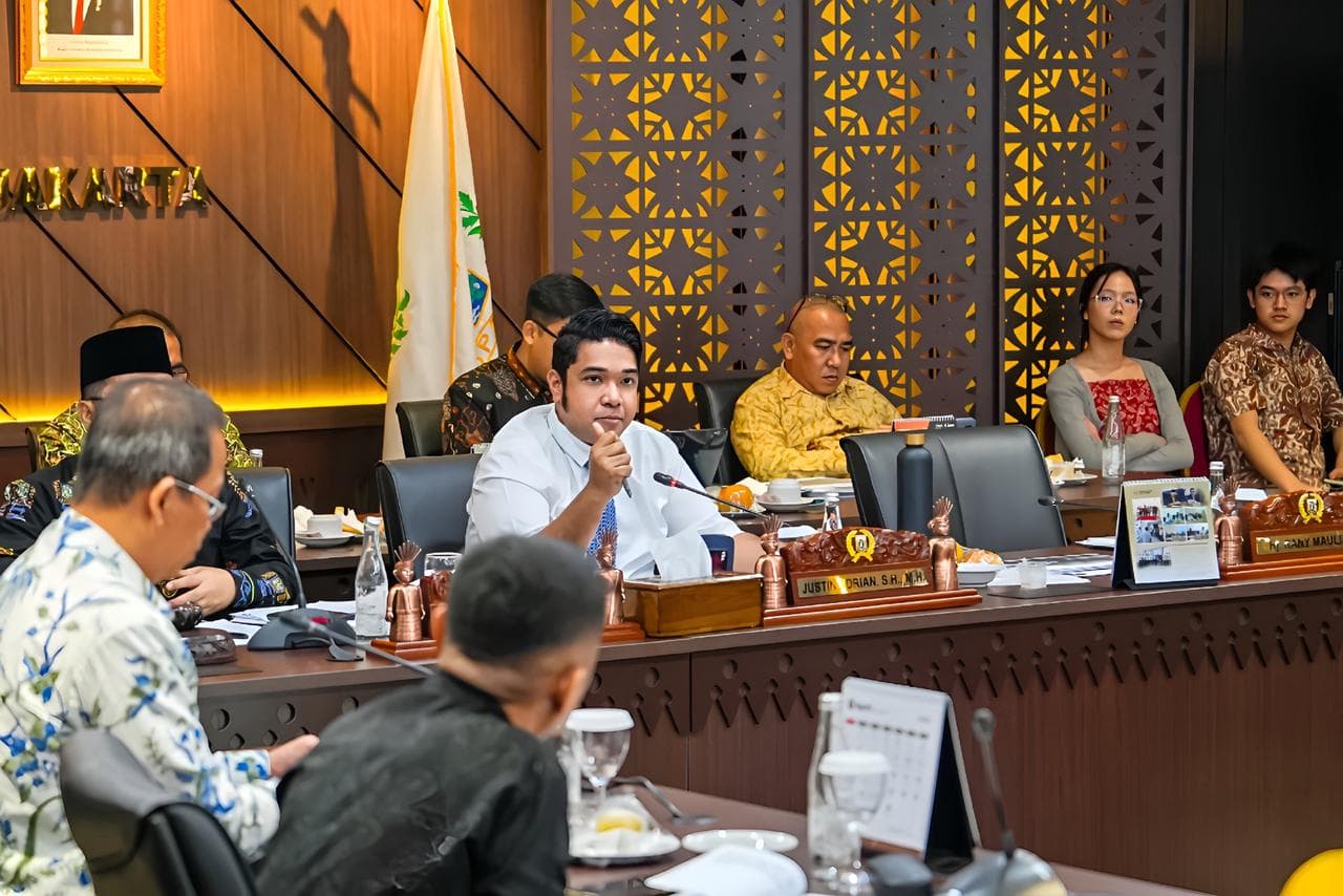 Analisis Kebijakan Korporasi: Kontroversi Pengadaan Acara Mewah Bank Jakarta di Tengah Kinerja Keuangan yang Melemah