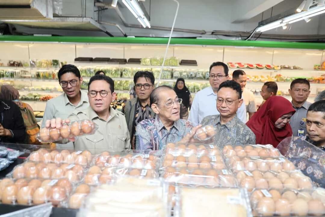 Analisis Fenomena Gelombang Konsumsi Akhir Tahun 2025: Antara Momentum Ekonomi dan Perilaku Sosial
