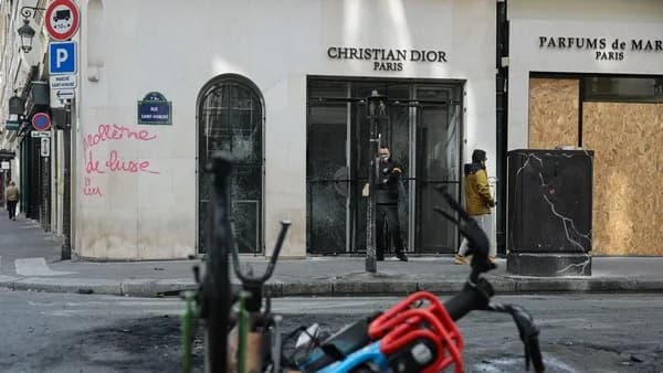 Demo di Paris Rusuh Berujung Penjarahan, 1.200 Orang Ditangkap