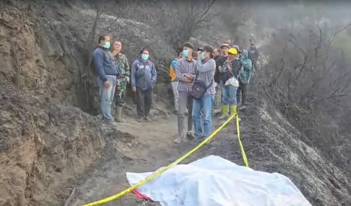 Gubernur Khofifah Sampaikan Duka Mendalam atas Gugurnya Empat Orang dalam Pemadaman Karhutla Bromo