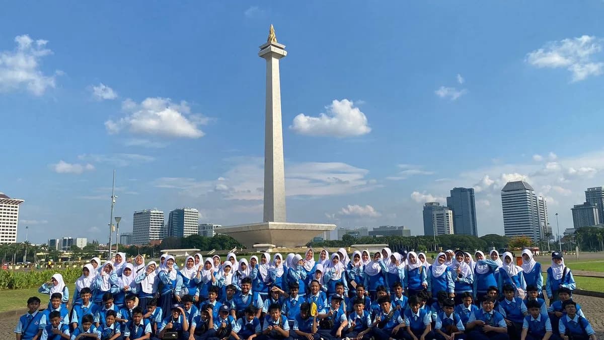 Rihlah Ilmiah SMP PCI: 83 Siswa Belajar Sains, Sejarah, dan Lingkungan di Tiga Destinasi - Edisi